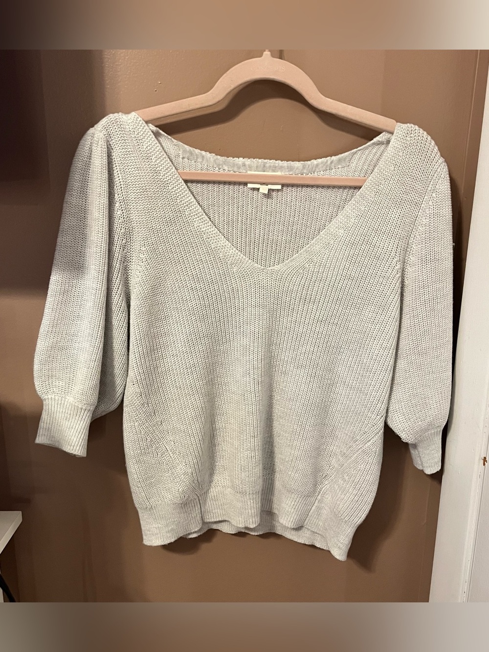 Gentle Fawn Vancouver Light Gray V-Neck Knit Puff Sleeve Short Sleeve Sweater